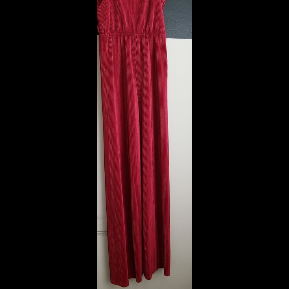 🆕️ LISTING!! NWOT FOREVER 21 CRIMSON PLISSE JUMPSUIT - Picture 12 of 16